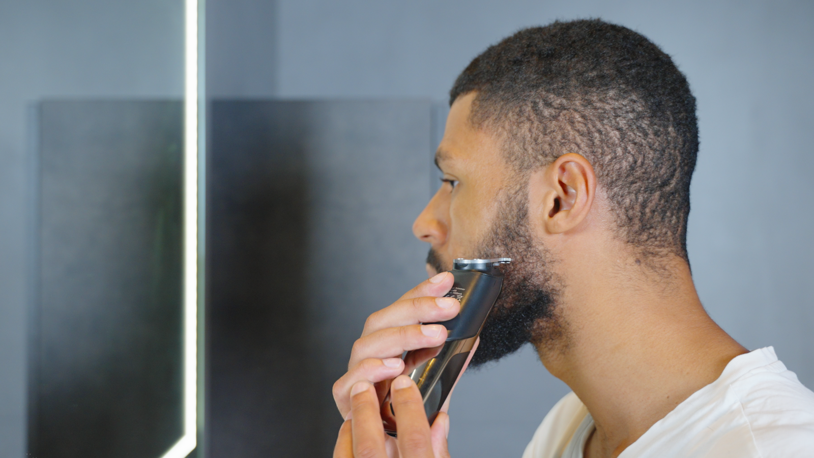 De perfecte alles-in-één trimmer: Maak kennis met de Maintro BT2400